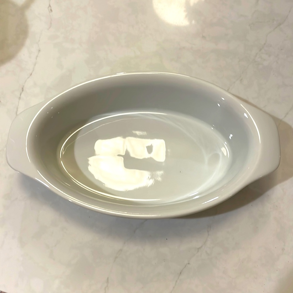 Oval cookware